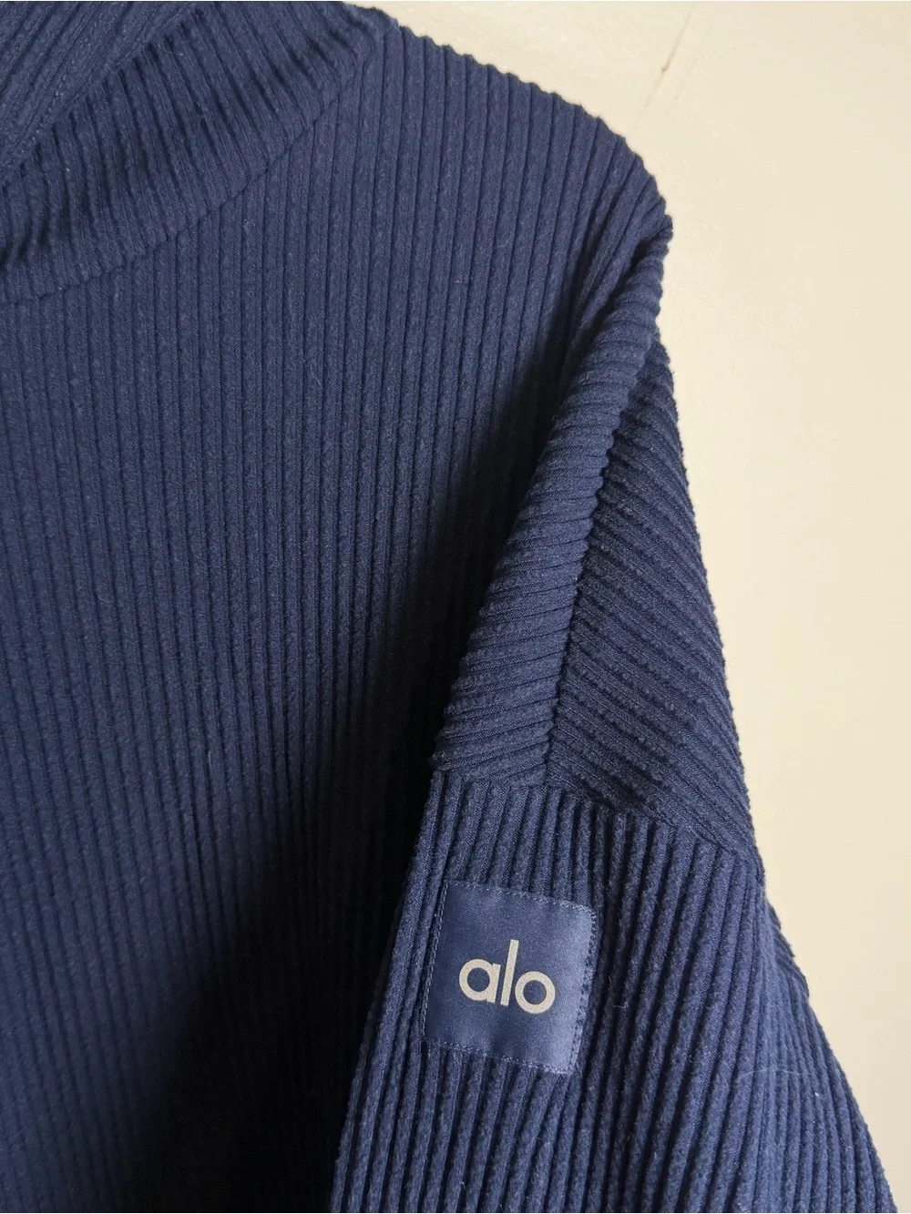 Alo Yoga Muse Hoodie Blue Ribbed Women’s Size Large Cropped Pullover Lounge